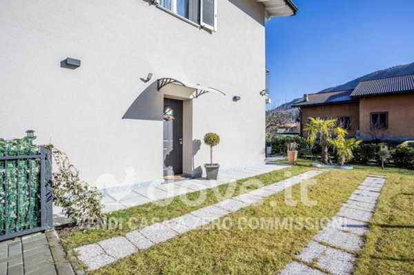 casa indipendente in vendita a Marchirolo