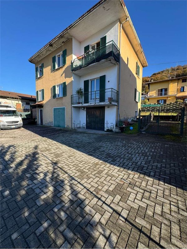 appartamento in vendita a Marchirolo