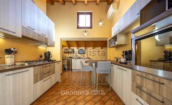 appartamento in vendita a Marchirolo