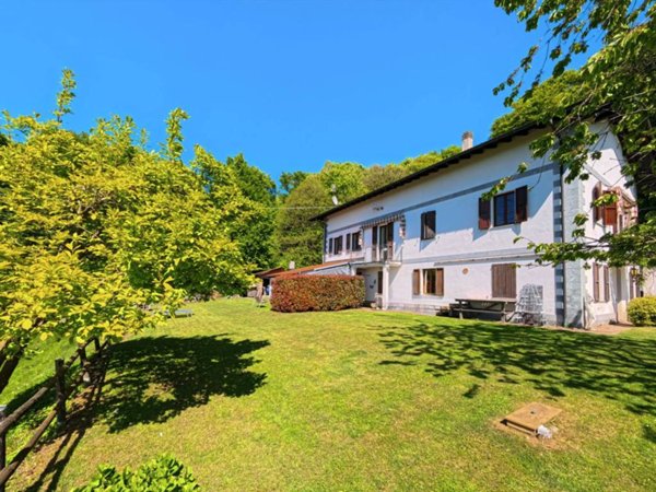 casa indipendente in vendita a Marchirolo