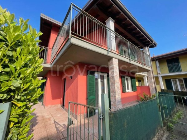 casa indipendente in vendita a Marchirolo