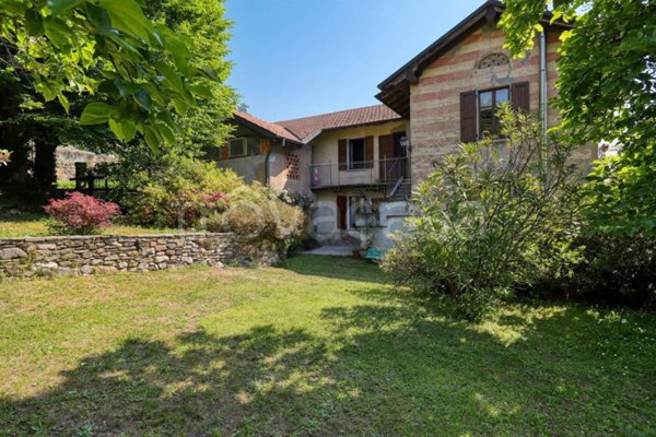 casa indipendente in vendita a Marchirolo