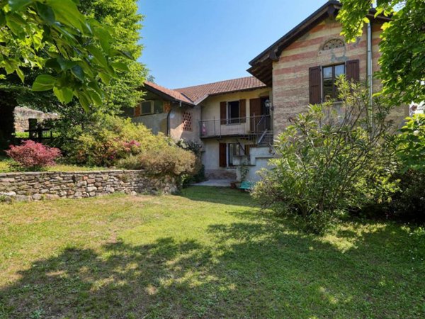 casa indipendente in vendita a Marchirolo