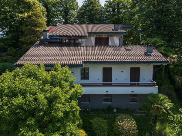 casa indipendente in vendita a Marchirolo