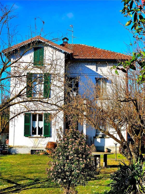 casa indipendente in vendita a Marchirolo