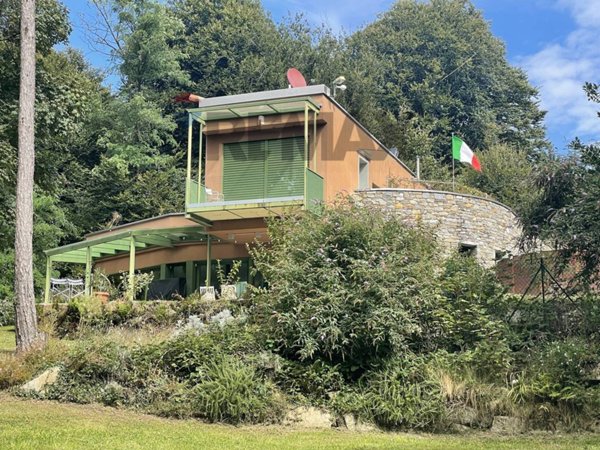 casa indipendente in vendita a Marchirolo