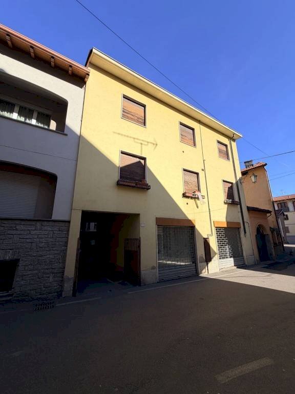 appartamento in vendita a Marchirolo