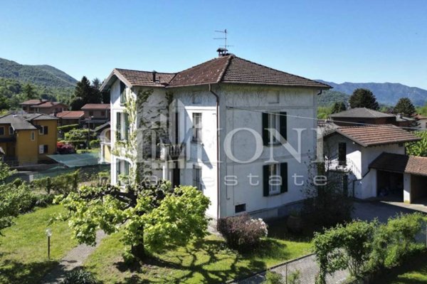 casa indipendente in vendita a Marchirolo