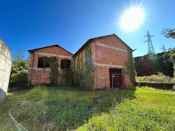 locale commerciale in vendita a Marnate