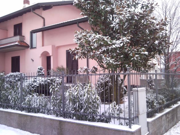 casa indipendente in vendita a Marnate