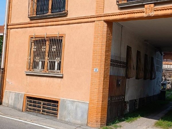 casa indipendente in vendita a Marnate