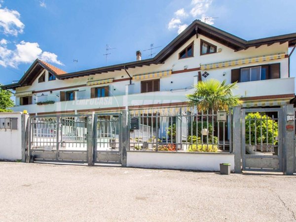 casa indipendente in vendita a Marnate