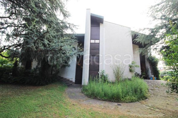 casa indipendente in vendita a Marnate