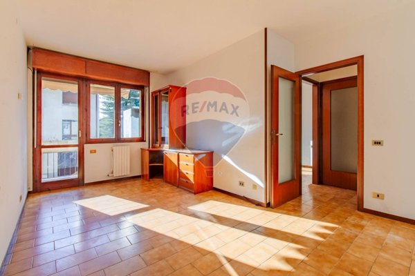 appartamento in vendita a Marnate in zona Nizzolina