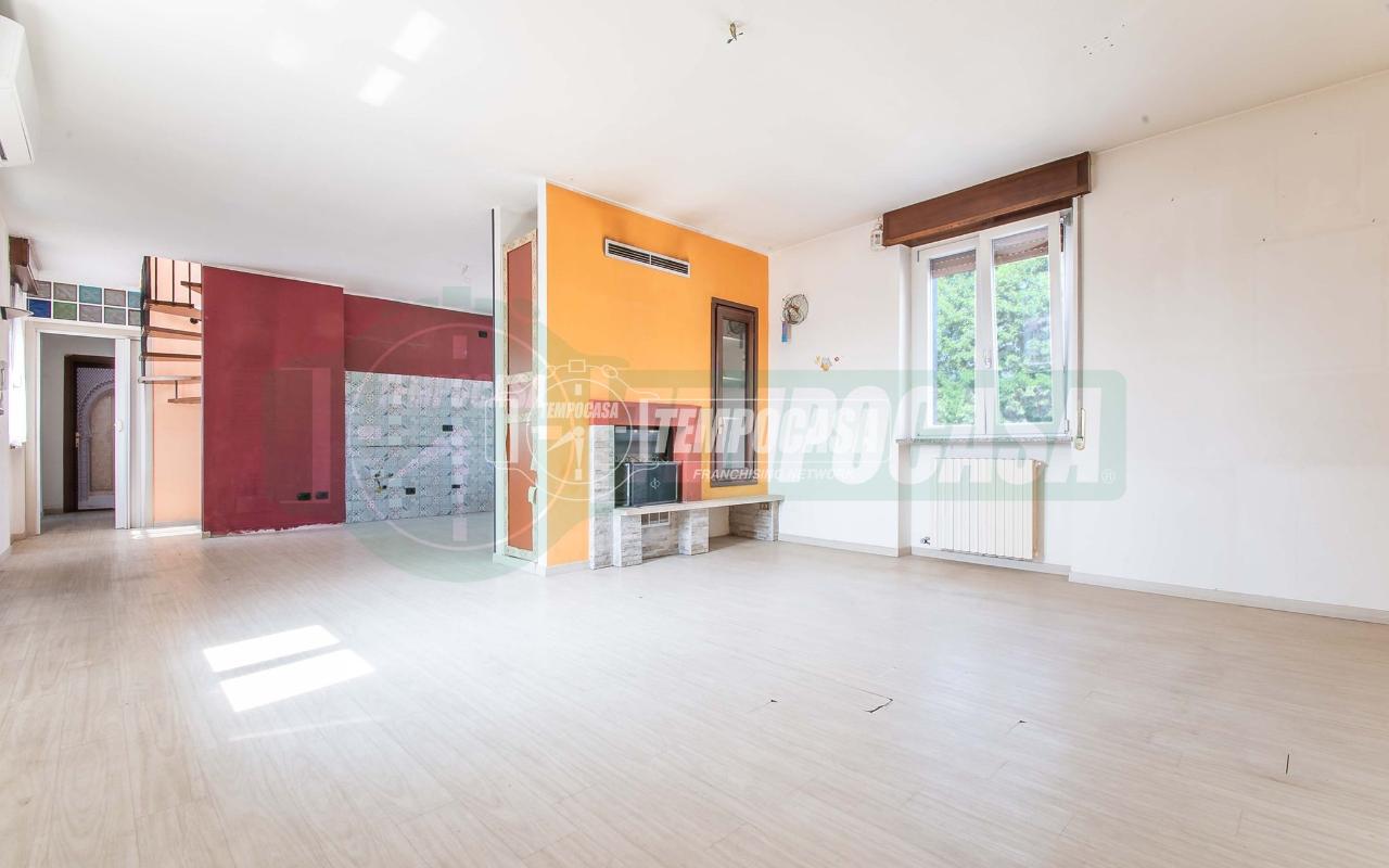 appartamento in vendita a Marnate