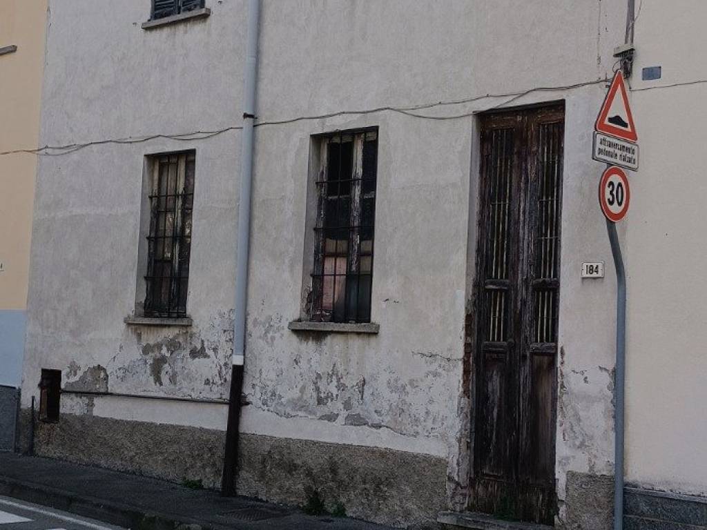 casa indipendente in vendita a Marnate