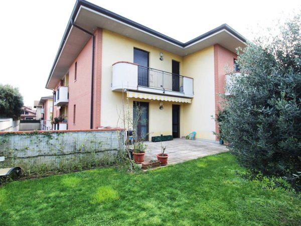 appartamento in vendita a Marnate in zona Nizzolina