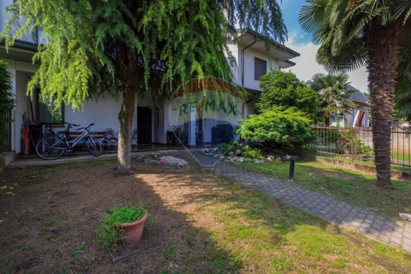 casa indipendente in vendita a Marnate