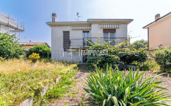 casa indipendente in vendita a Marnate