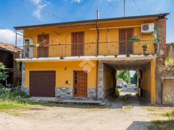 casa indipendente in vendita a Marnate in zona Nizzolina
