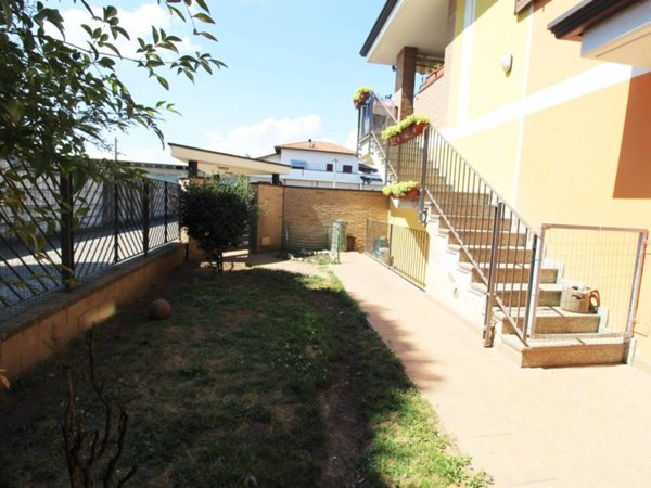appartamento in vendita a Marnate in zona Nizzolina