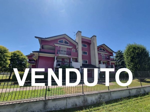 appartamento in vendita a Marnate in zona Nizzolina