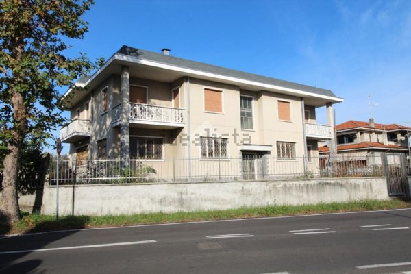 casa indipendente in vendita a Marnate
