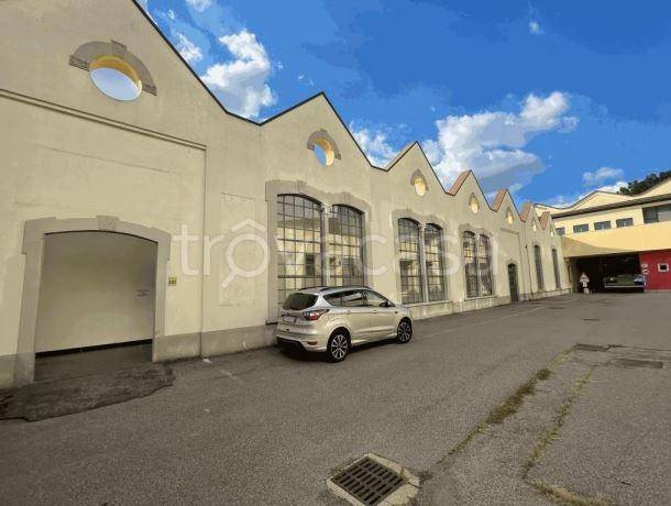 locale commerciale in vendita a Marnate