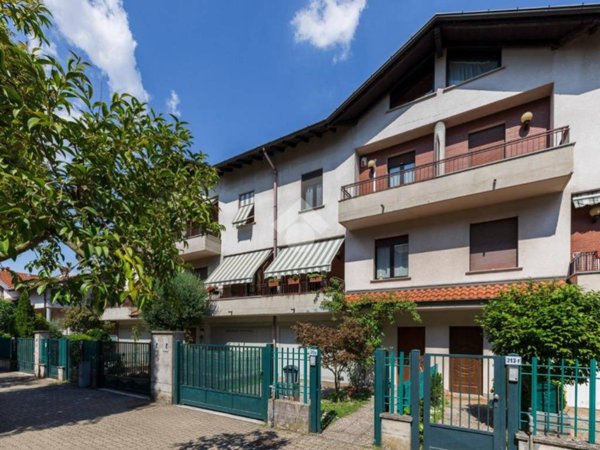 casa indipendente in vendita a Marnate