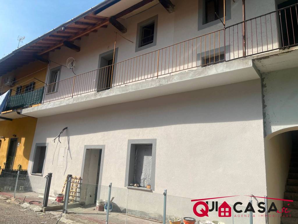 appartamento in vendita a Marnate in zona Nizzolina