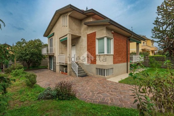 appartamento in vendita a Marnate