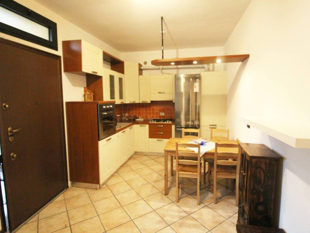appartamento in vendita a Marnate in zona Nizzolina
