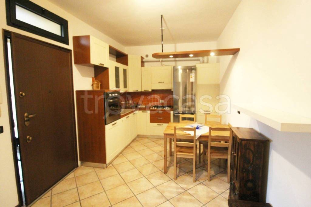 appartamento in vendita a Marnate in zona Nizzolina