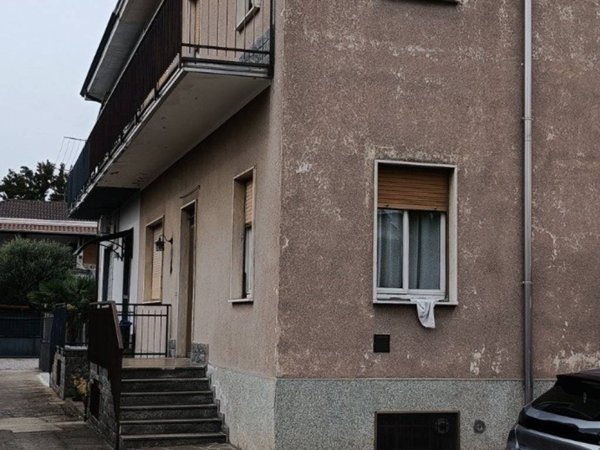 casa indipendente in vendita a Marnate