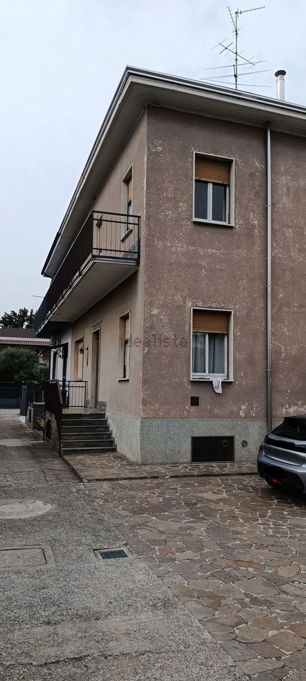 casa indipendente in vendita a Marnate