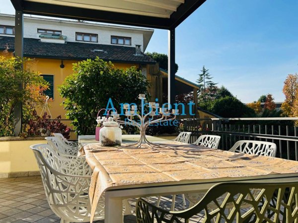 casa indipendente in vendita a Marnate