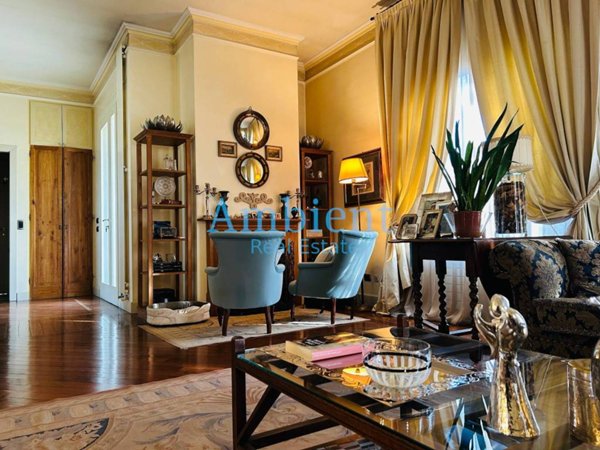 casa indipendente in vendita a Marnate