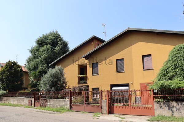 casa indipendente in vendita a Marnate