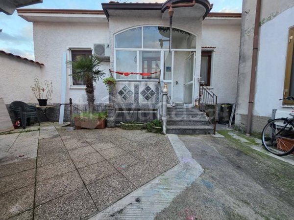 appartamento in vendita a Marnate in zona Nizzolina