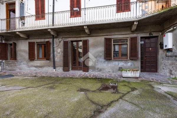 casa indipendente in vendita a Marnate