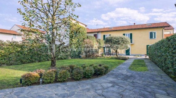 casa indipendente in vendita a Marnate