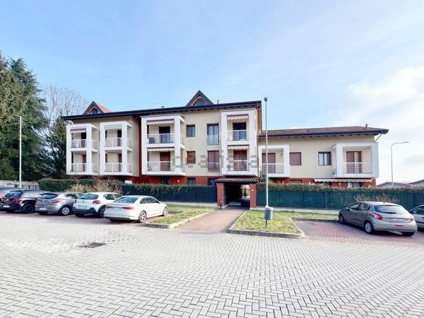 appartamento in vendita a Marnate in zona Nizzolina