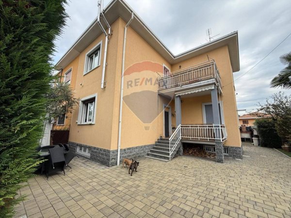 casa indipendente in vendita a Marnate