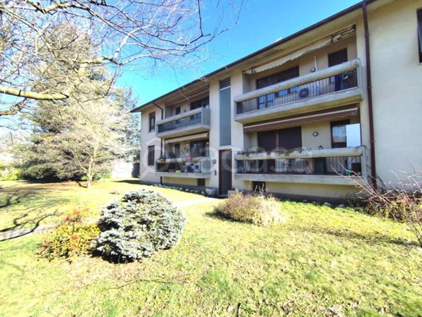 appartamento in vendita a Marnate in zona Nizzolina