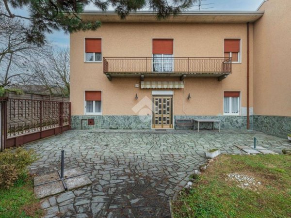 casa indipendente in vendita a Marnate