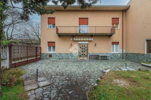 casa indipendente in vendita a Marnate