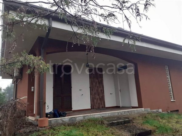 casa indipendente in vendita a Marnate