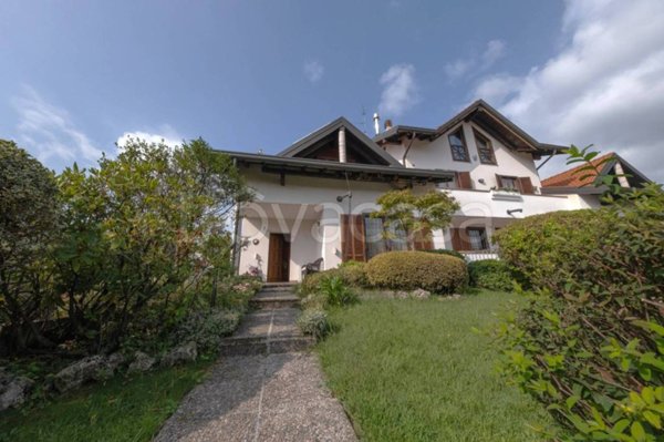 casa indipendente in vendita a Marnate in zona Nizzolina