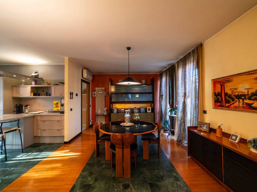 casa indipendente in vendita a Marnate