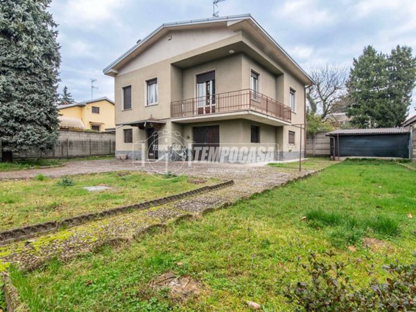 casa indipendente in vendita a Marnate